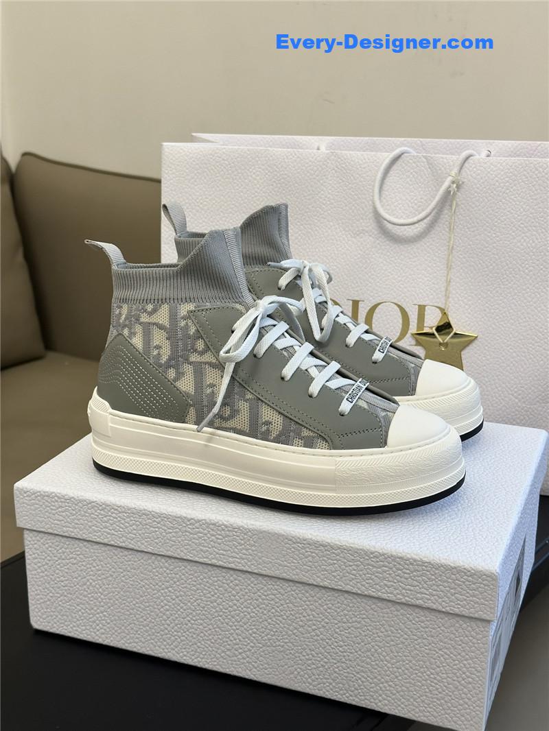 D10r classic flyknit sneakers