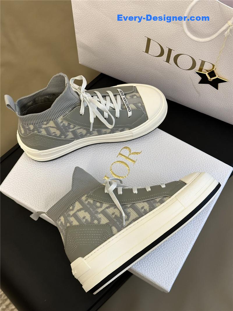 D10r classic flyknit sneakers