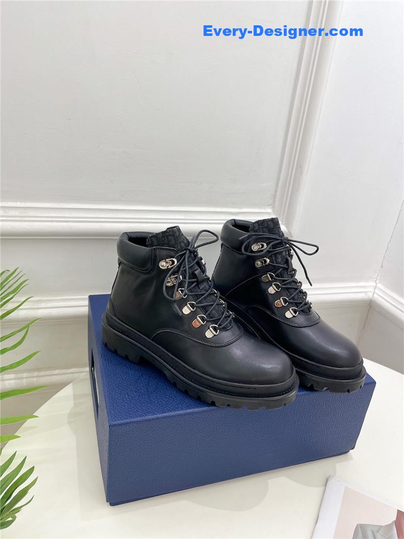 D10r new wool boots