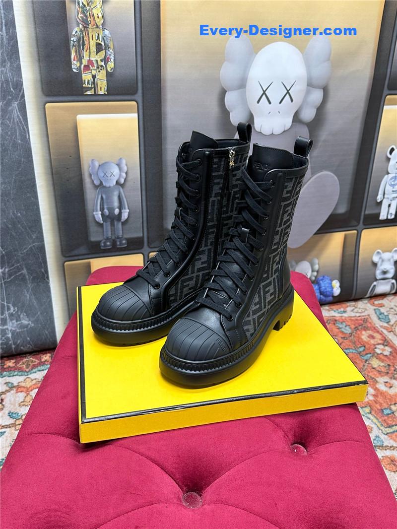 F**di new presbyopia lace-up martin boots