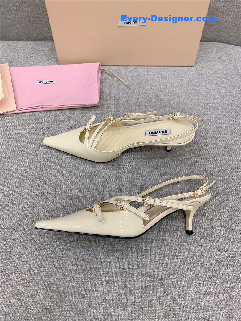 M1um1u catwalk style pointed toe kitten heels