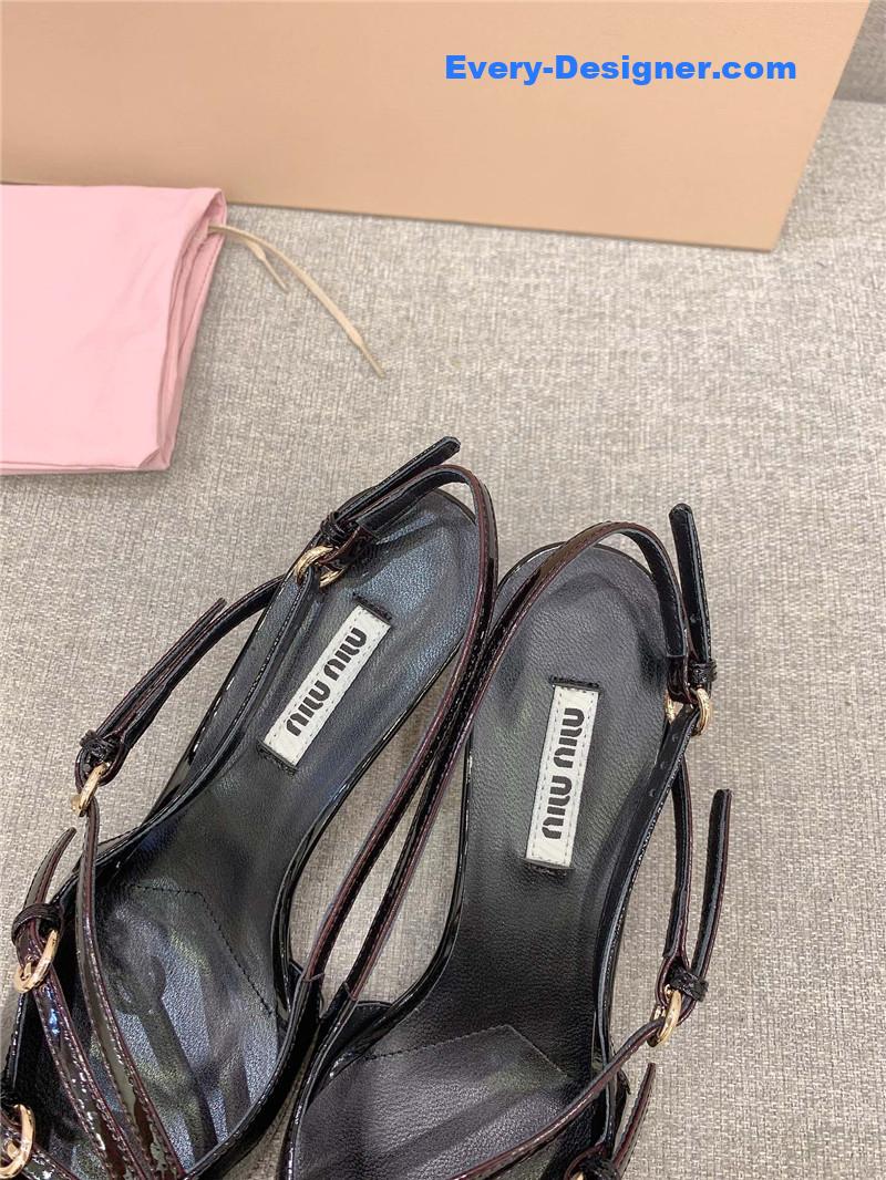 M1um1u catwalk style pointed toe kitten heels