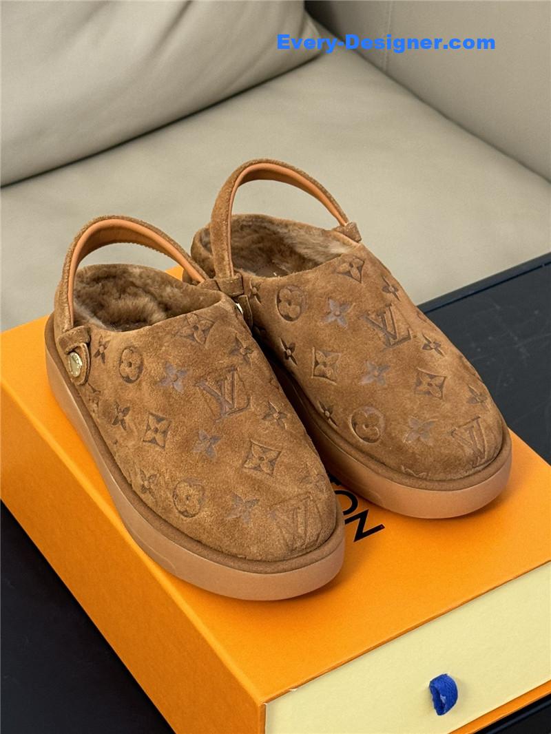 l0vis Vvtt0n lv platform slippers