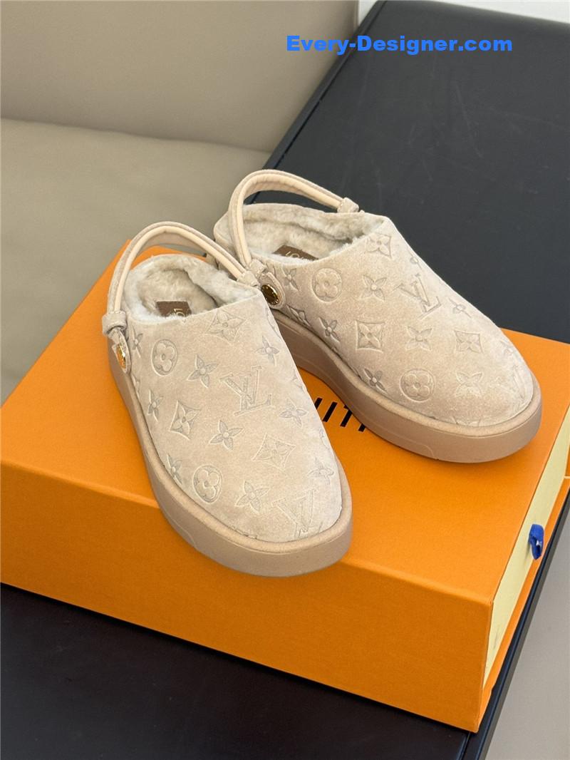 l0vis Vvtt0n lv platform slippers