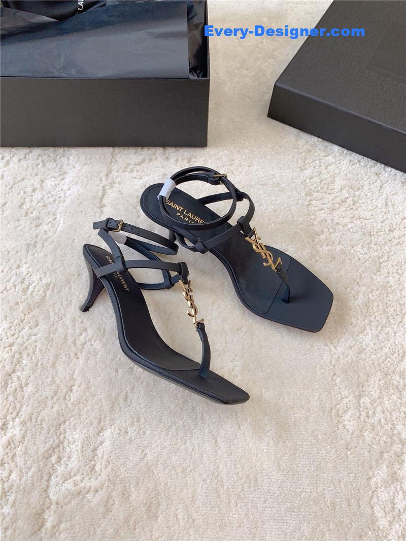 Y51 kitten heel sandals