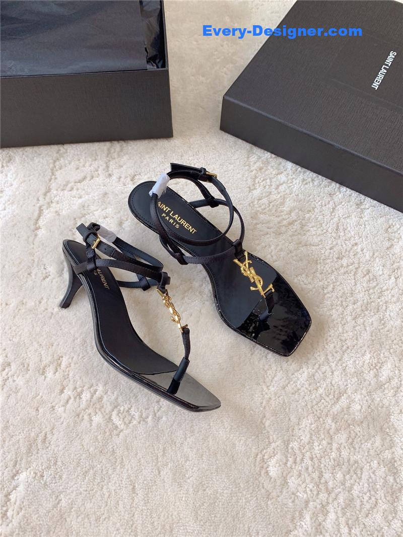 Y51 kitten heel sandals