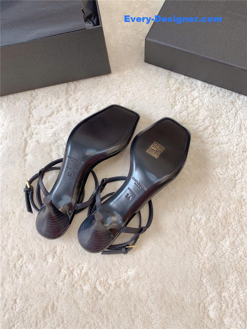 Y51 kitten heel sandals