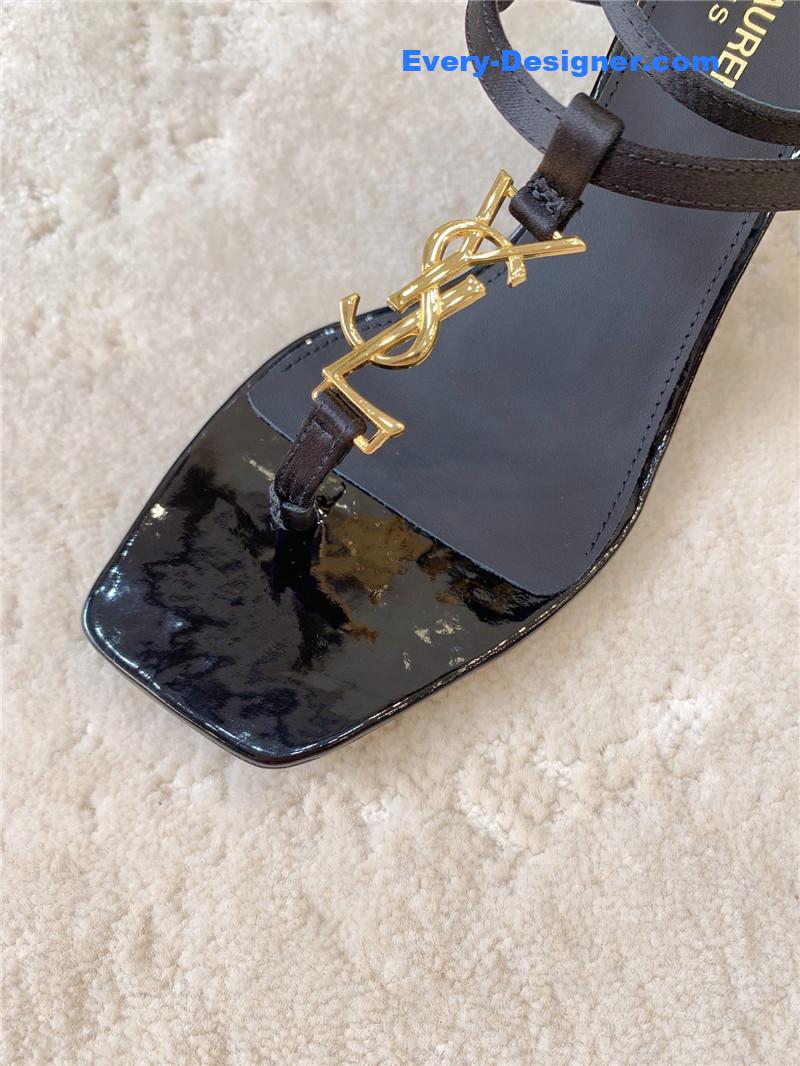 Y51 kitten heel sandals