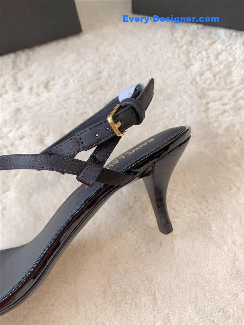 Y51 kitten heel sandals