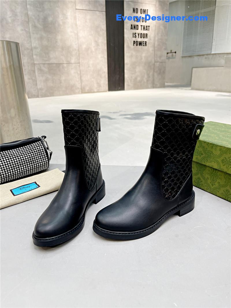 Gvc*1 black leather microGvc*1ssima ankle boots