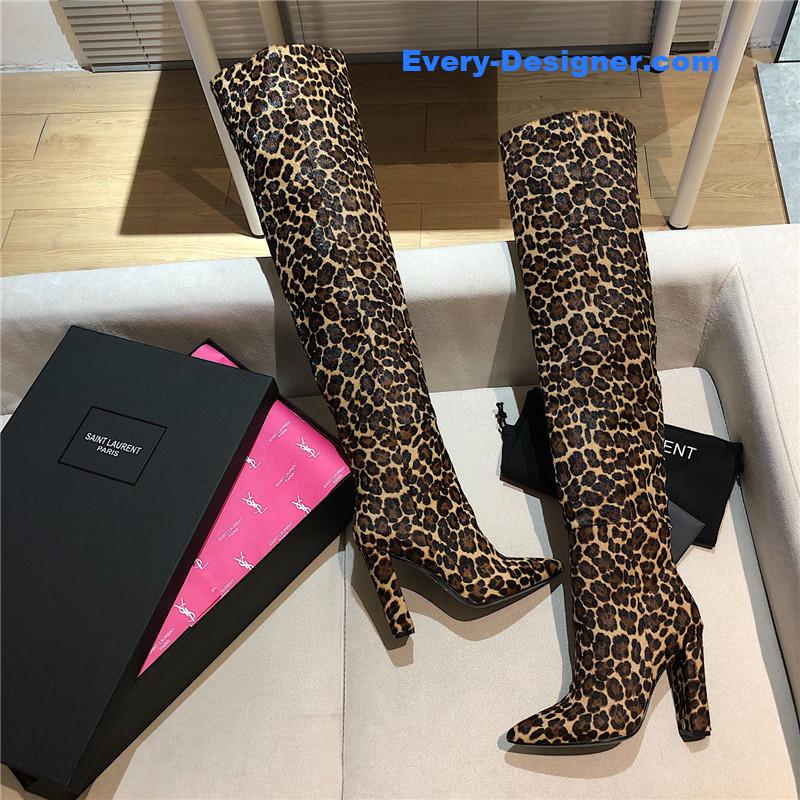 Y51 letter heel pointed toe high heel boots
