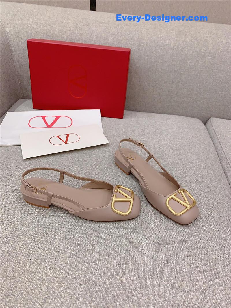 Va1e*ntin0 new square toe low heel shoes