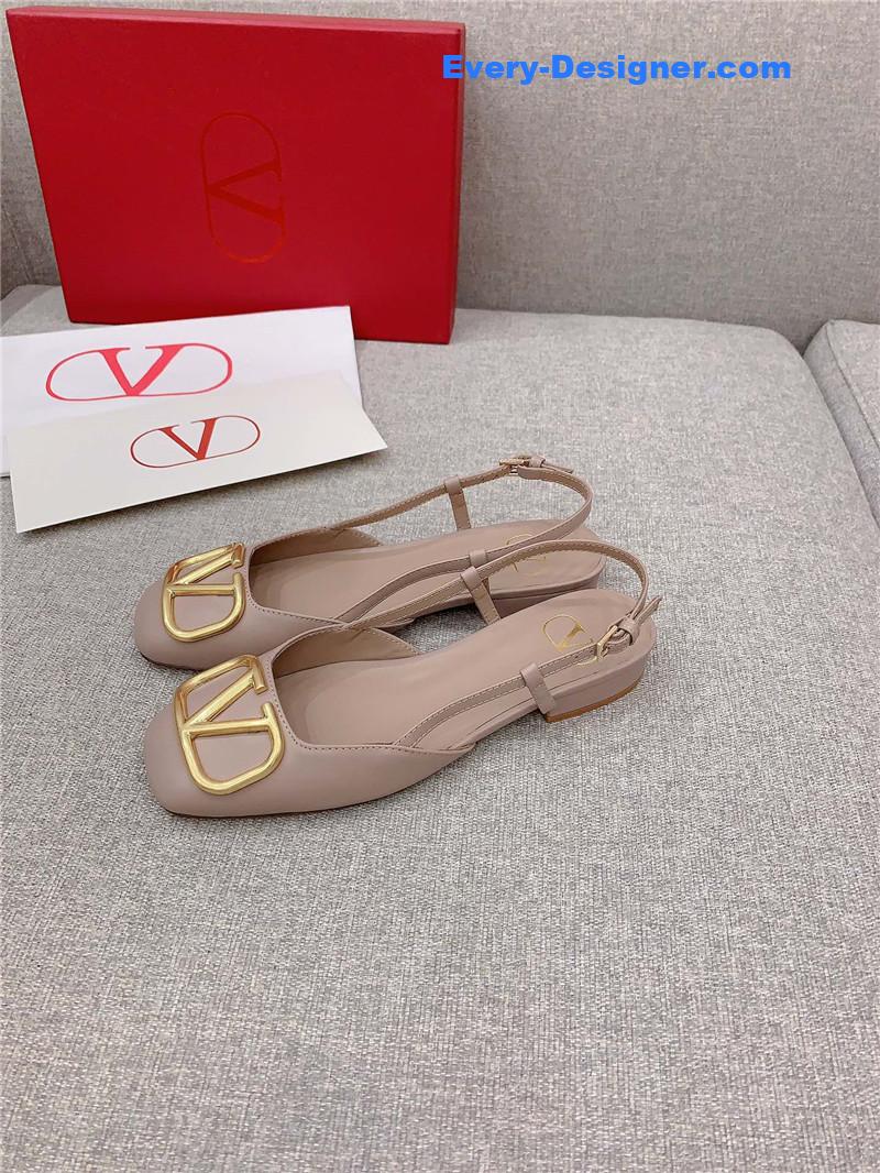 Va1e*ntin0 new square toe low heel shoes