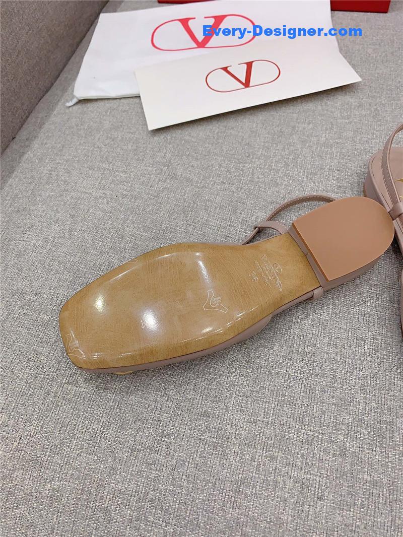 Va1e*ntin0 new square toe low heel shoes