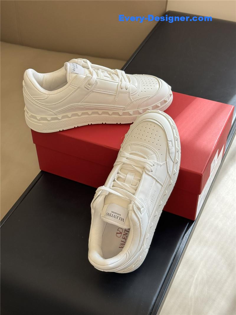 Va1e*ntin0 couple sneakers