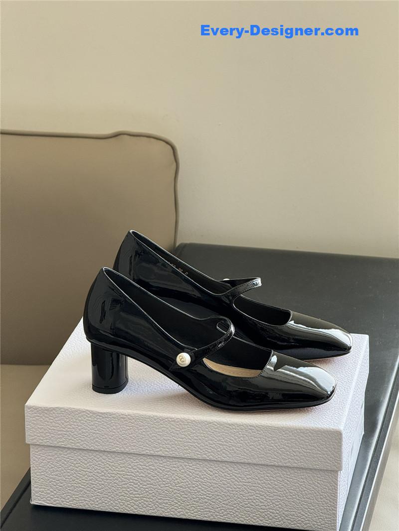 D10r small square toe mary jane shoes