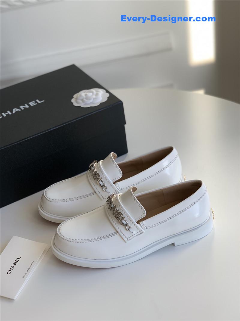 Ch**el classic letter chain loafers