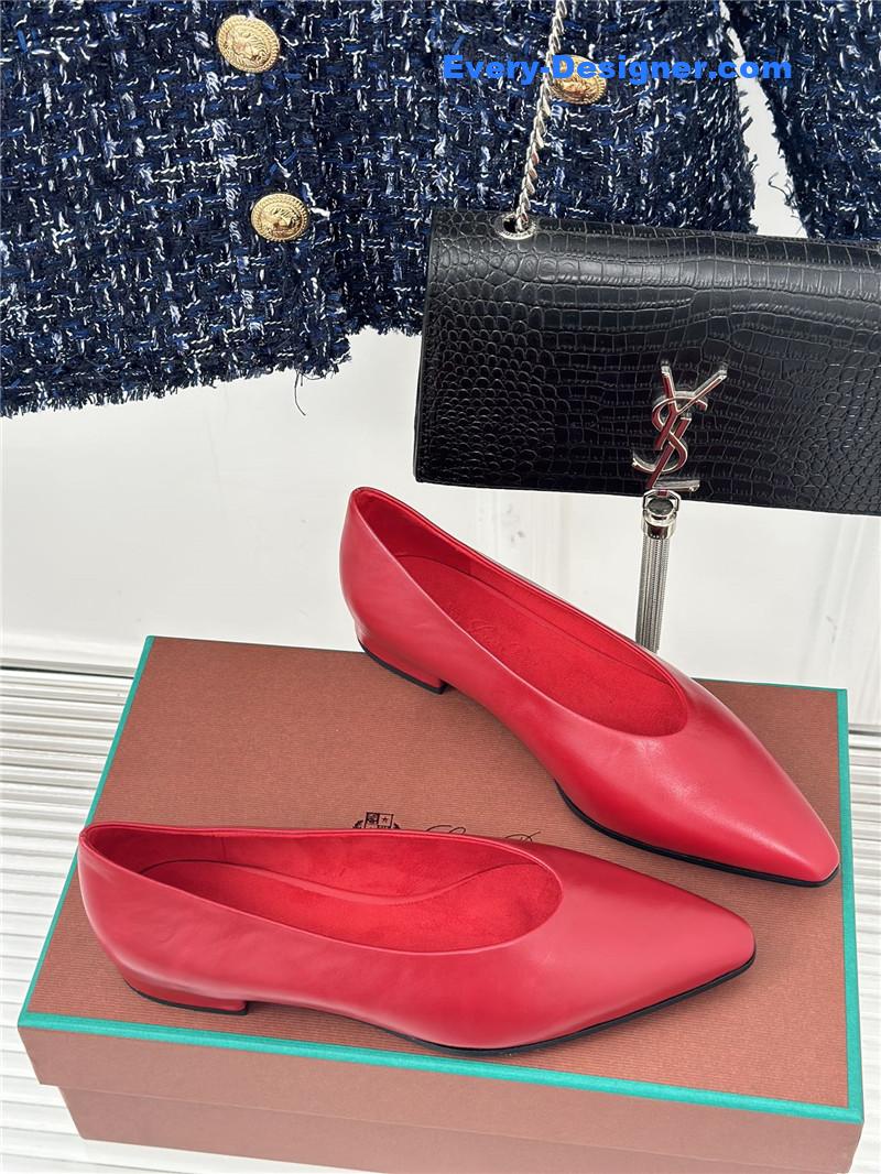 L0r0 P1ana retro witch flats