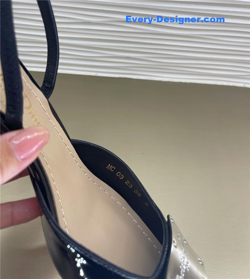 D10r new sandals
