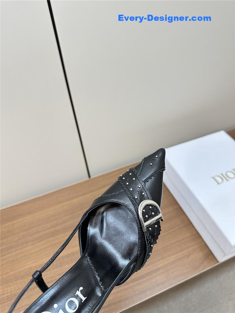 D10r new early spring sandals