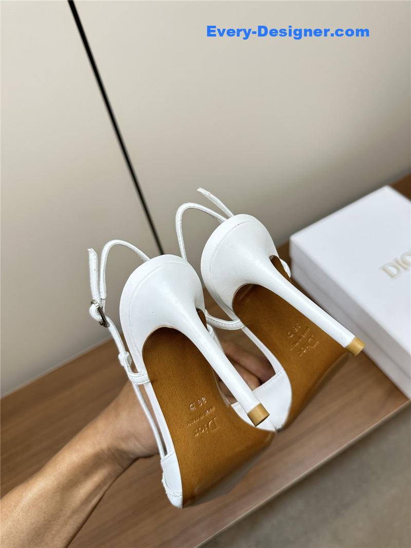 D10r new early spring sandals