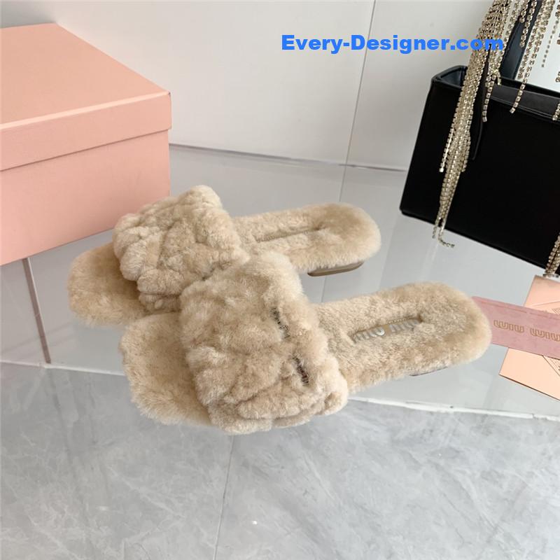 M1um1u new flat wool slippers