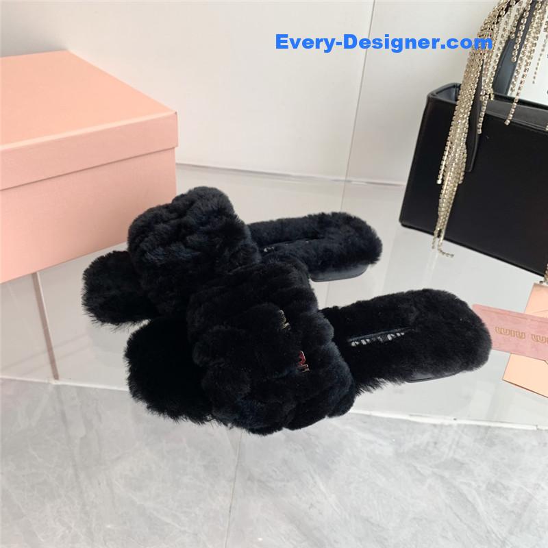 M1um1u new flat wool slippers