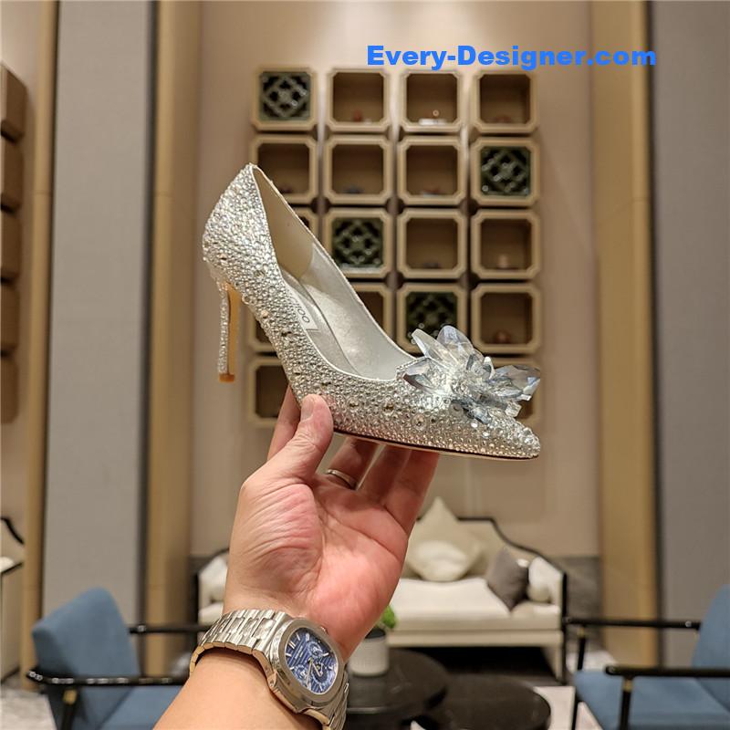 J1m*y Ch00 ari crystal covered pointy toe pumps