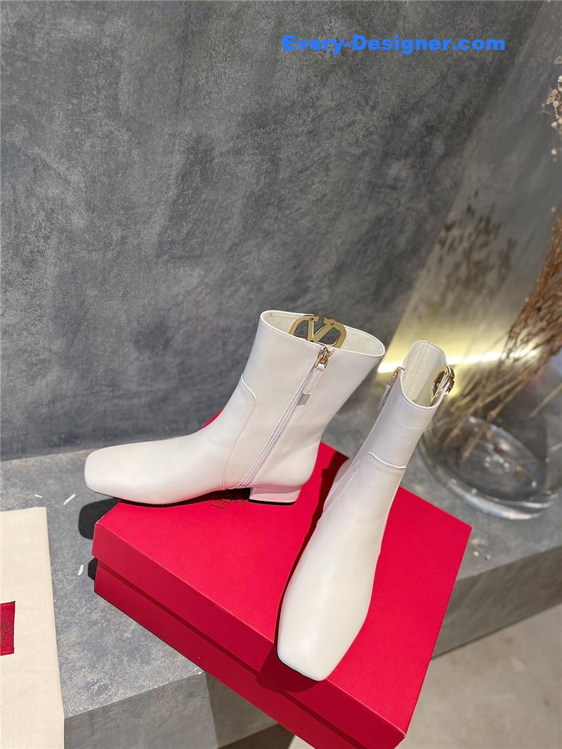 Va1e*ntin0 vlogo white calfskin ankle boots