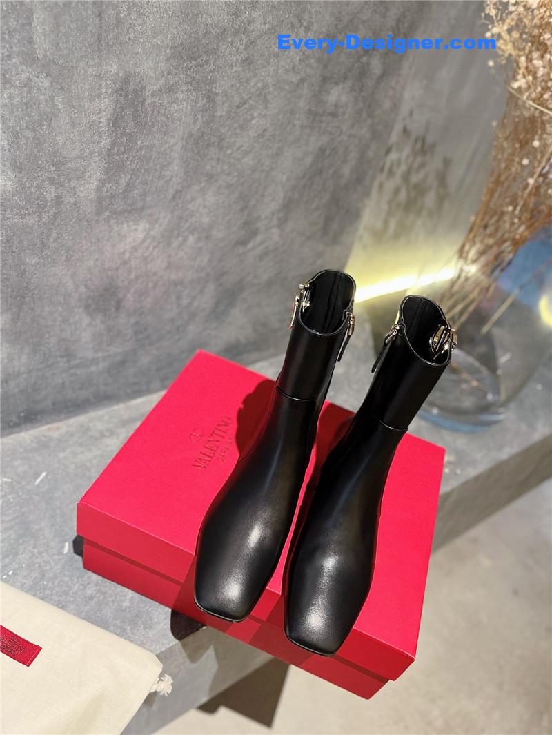 Va1e*ntin0 vlogo black calfskin ankle boots