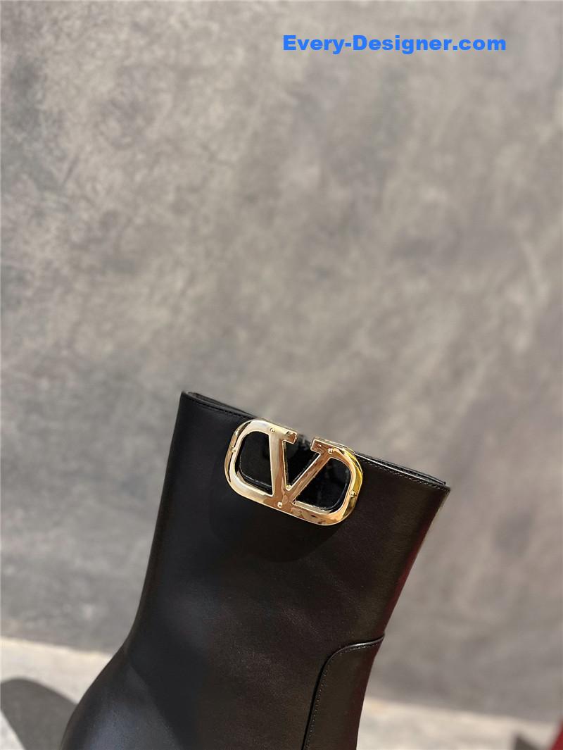 Va1e*ntin0 vlogo black calfskin ankle boots