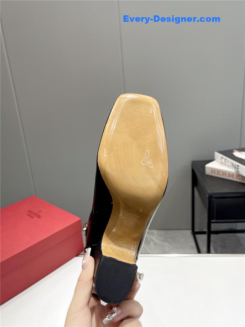 Va1e*ntin0 garavani black tan-go keen high boots