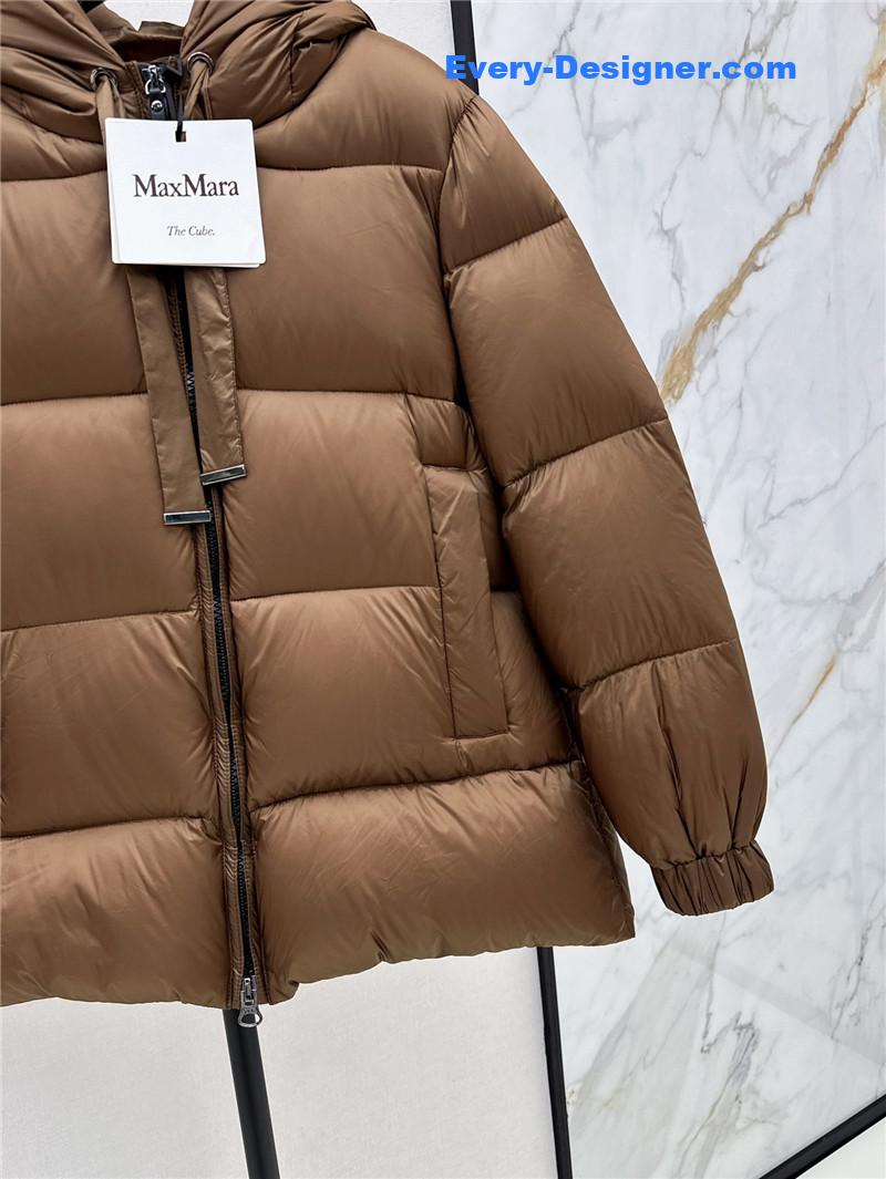 Vanitoo mid-length hooded down jacket replica clothing