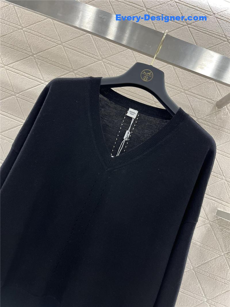 H**me5 v-neck knitted top replica clothing sites