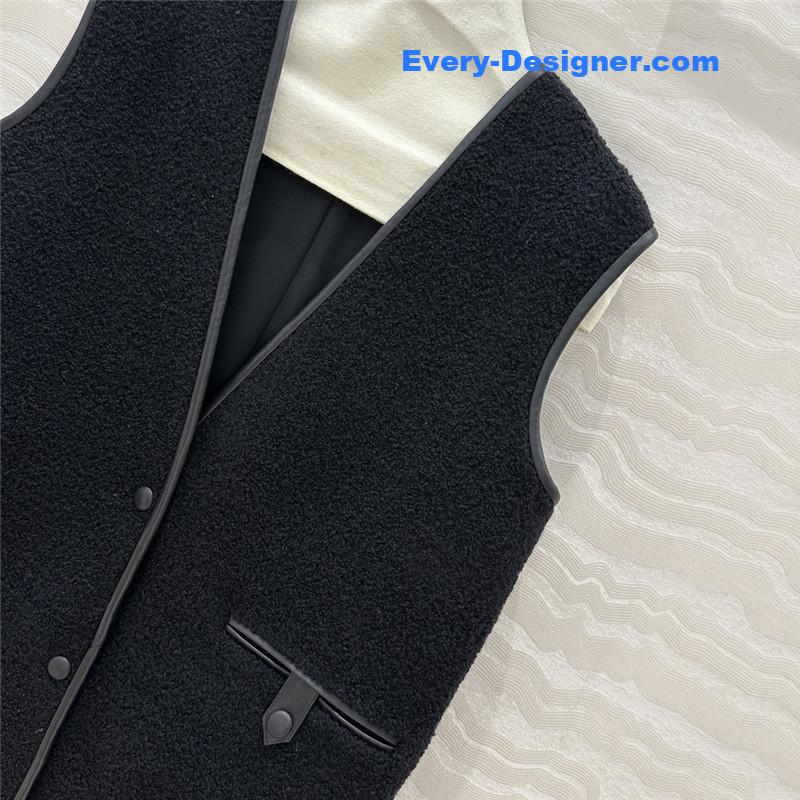 Pra*a wool vest