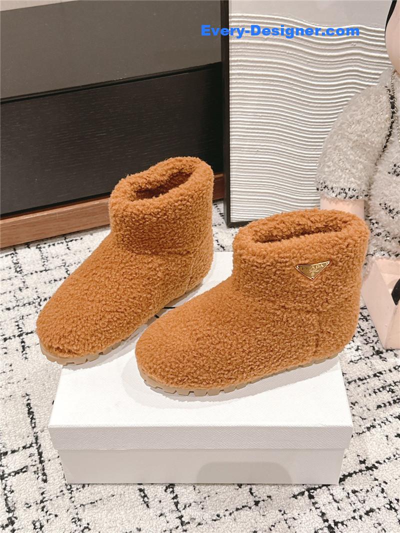 Pra*a shearling booties in brown