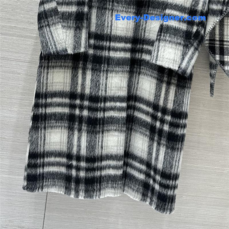 L0ew* check coat