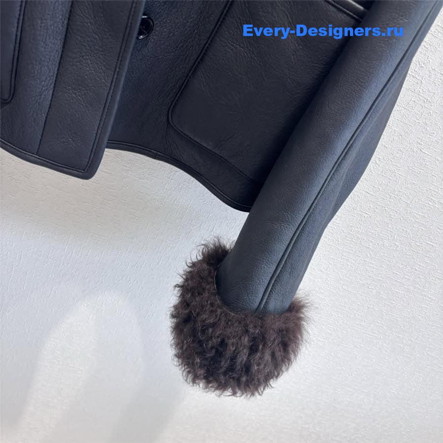 L0ew* fur coat