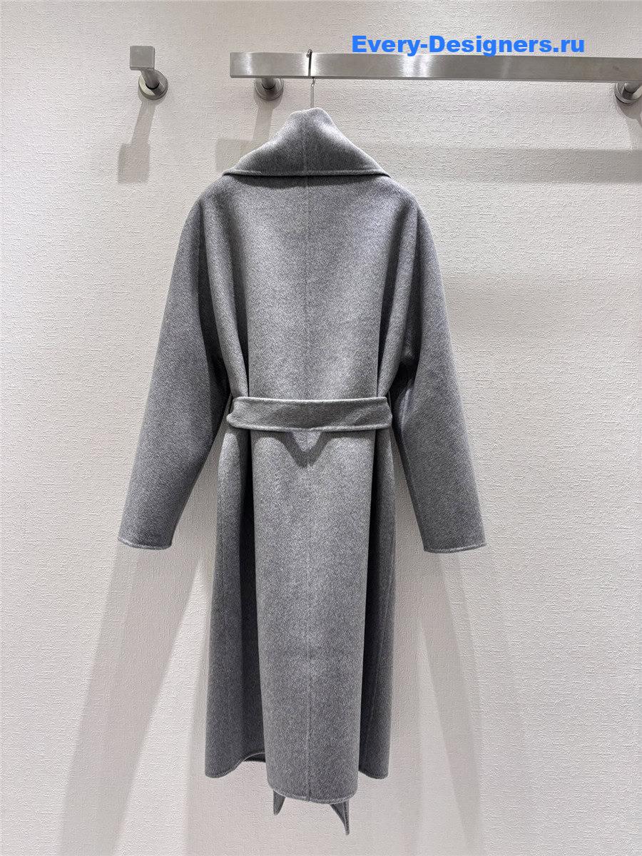 H**me5 cashmere coat with stand collar