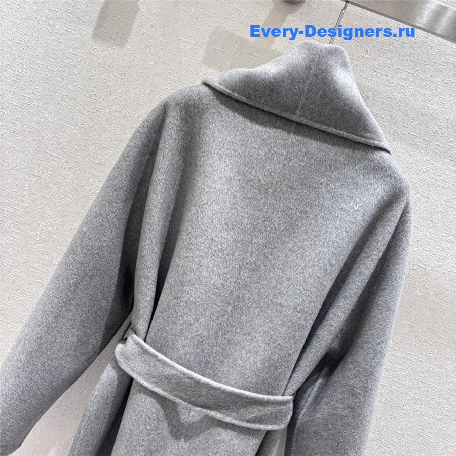 H**me5 cashmere coat with stand collar