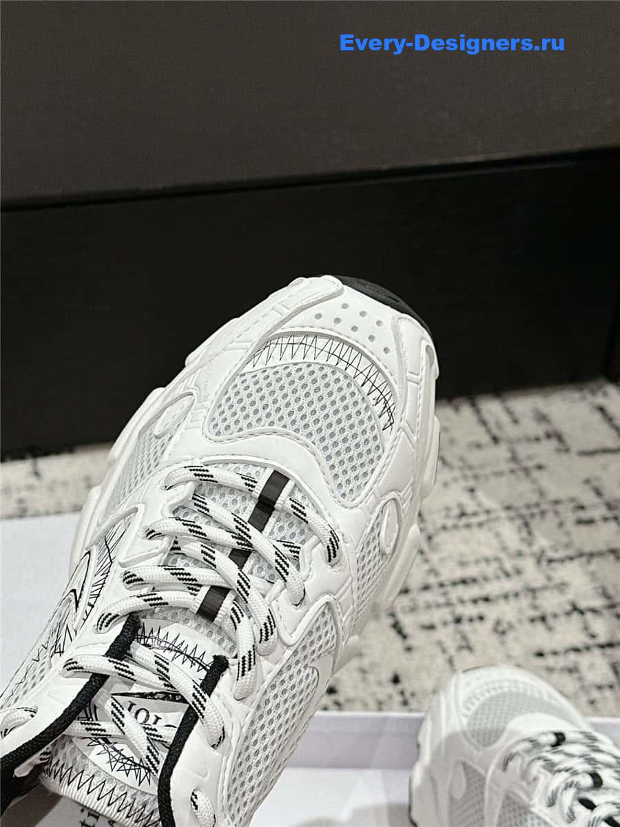 D10r nike sneakers