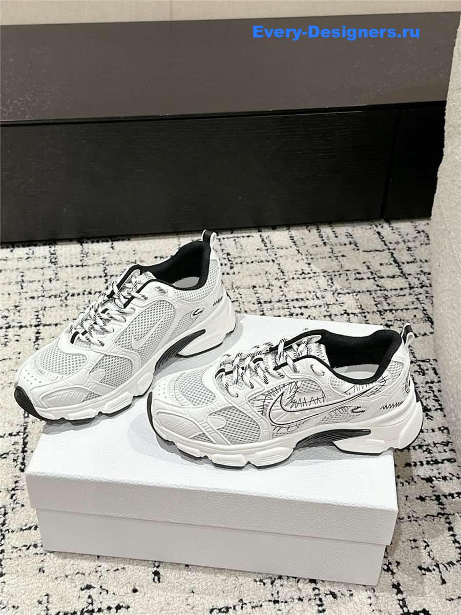 D10r nike sneakers