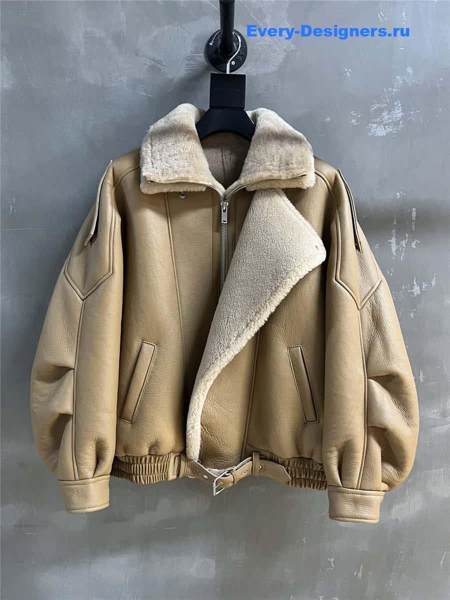 Y51 fur coat