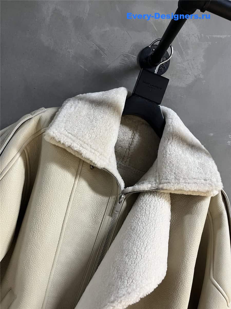 Y51 fur coat