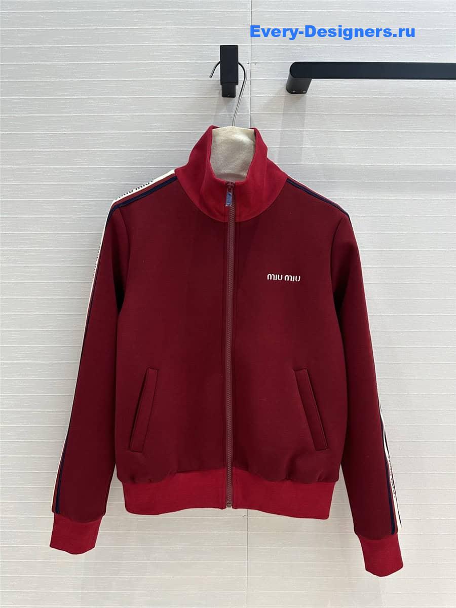 M1um1u sports suit