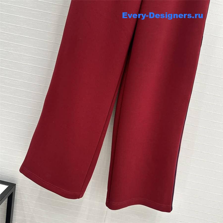 M1um1u sports suit