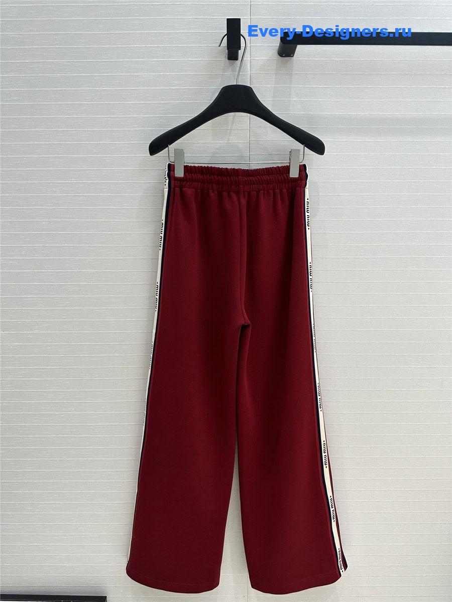 M1um1u sports suit