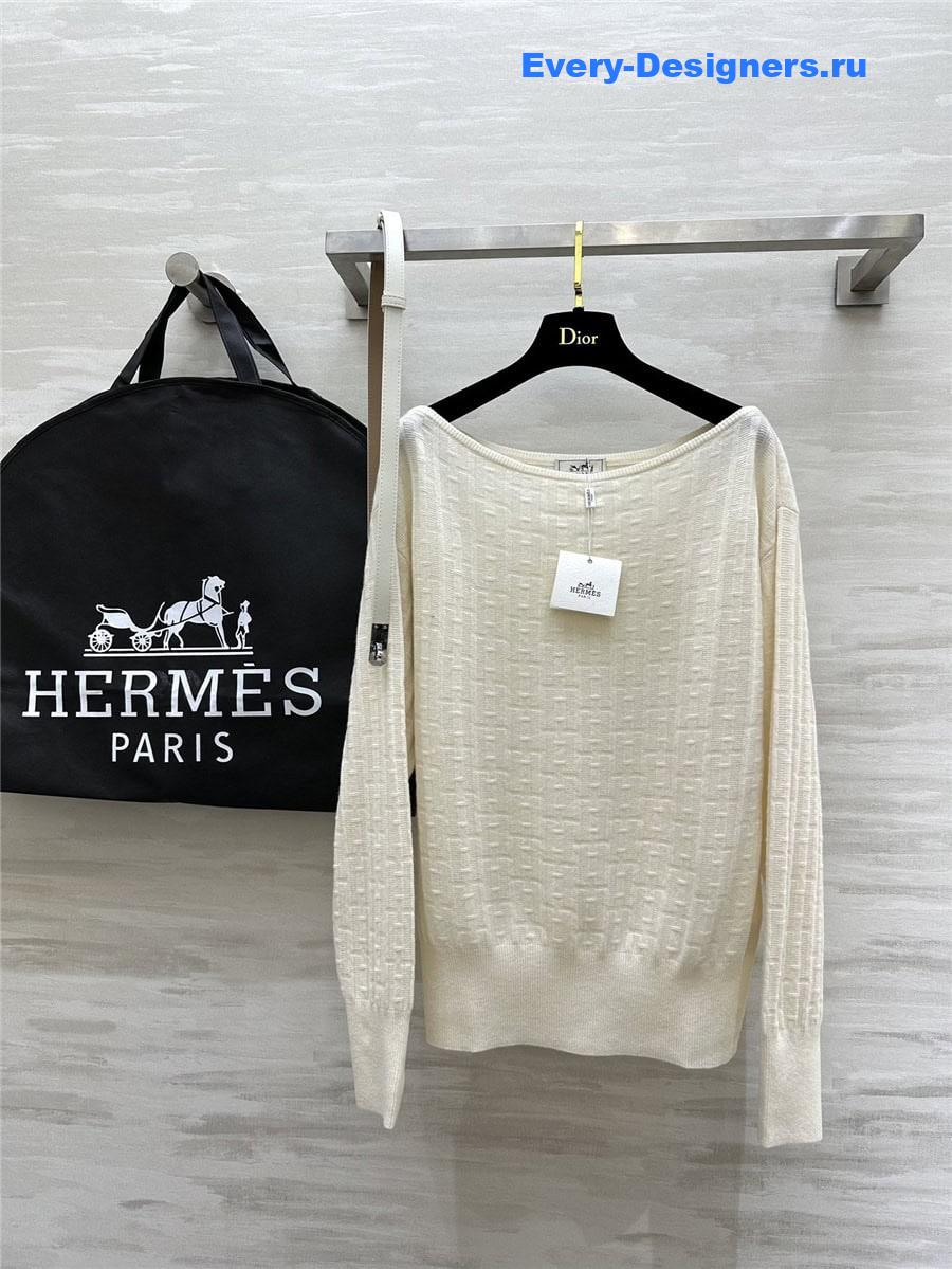 H**me5 h long-sleeved top