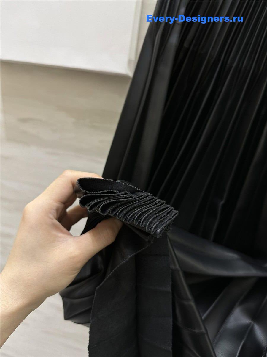 D10r pleated high waist leather skirt