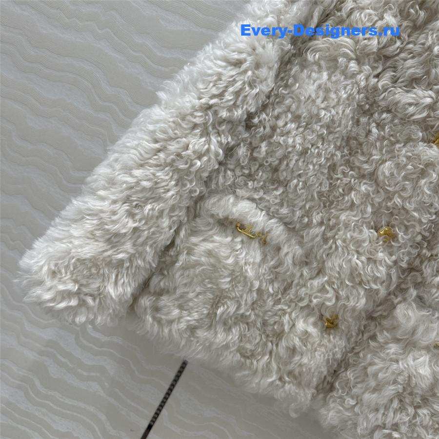 Ce1i*e fur coat